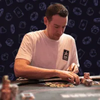 Common Mistakes to Avoid in Heads-up Texas Hold’em